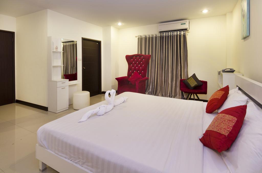 Royal Q & D Suites Патая Екстериор снимка