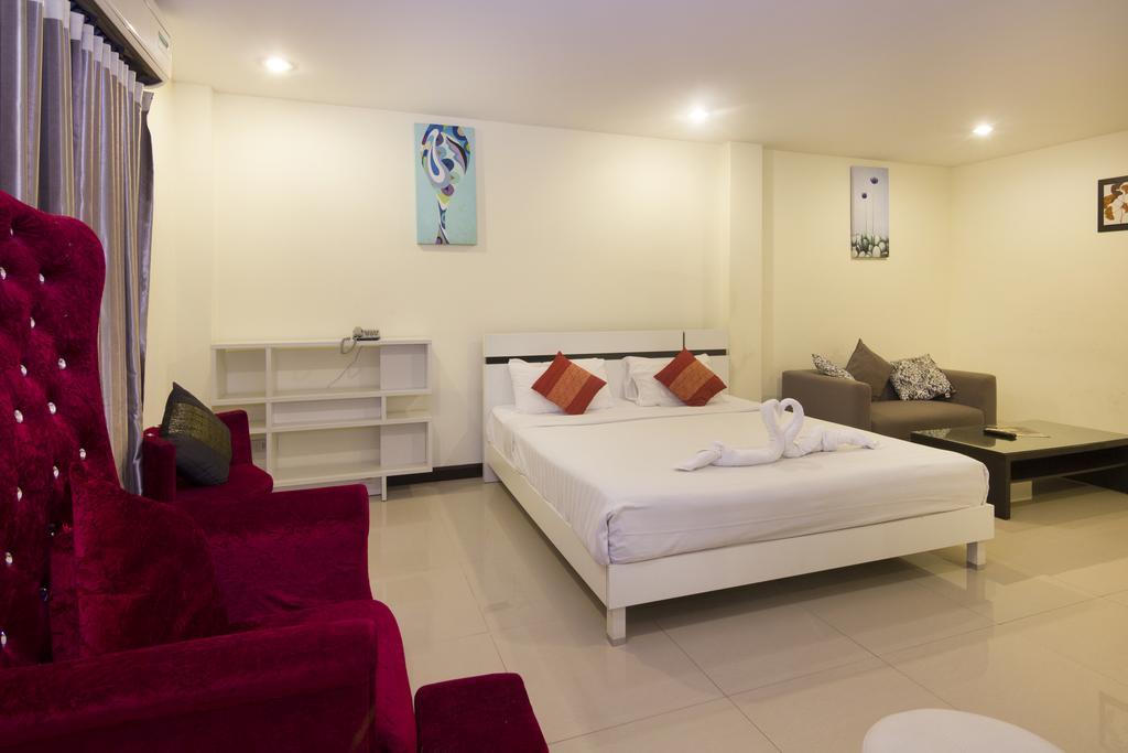 Royal Q & D Suites Патая Екстериор снимка
