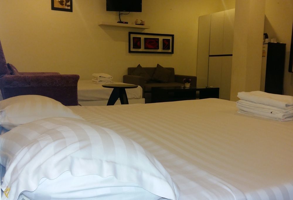 Royal Q & D Suites Патая Екстериор снимка